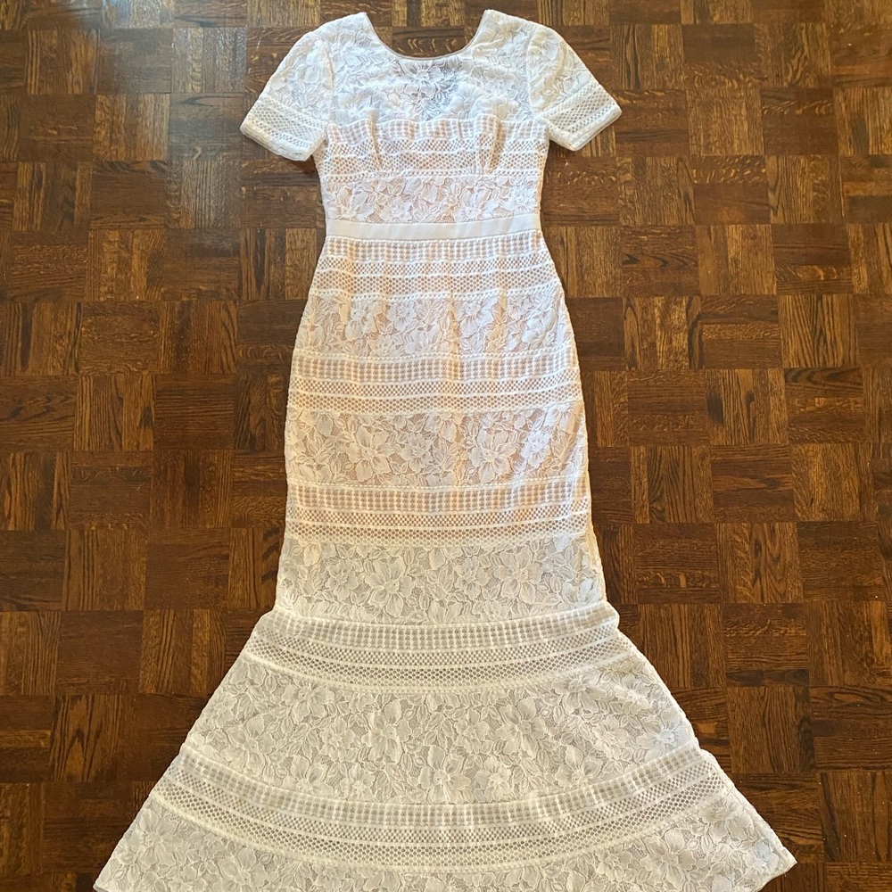 BCBGMAXAZRIA Lace white gown